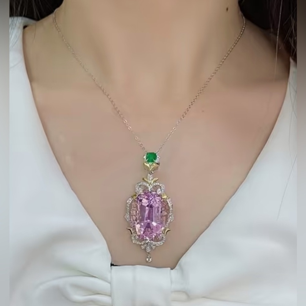 New Elegant Pink and Green Pendant Necklace